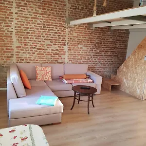 Yes2 , Tirana Albania