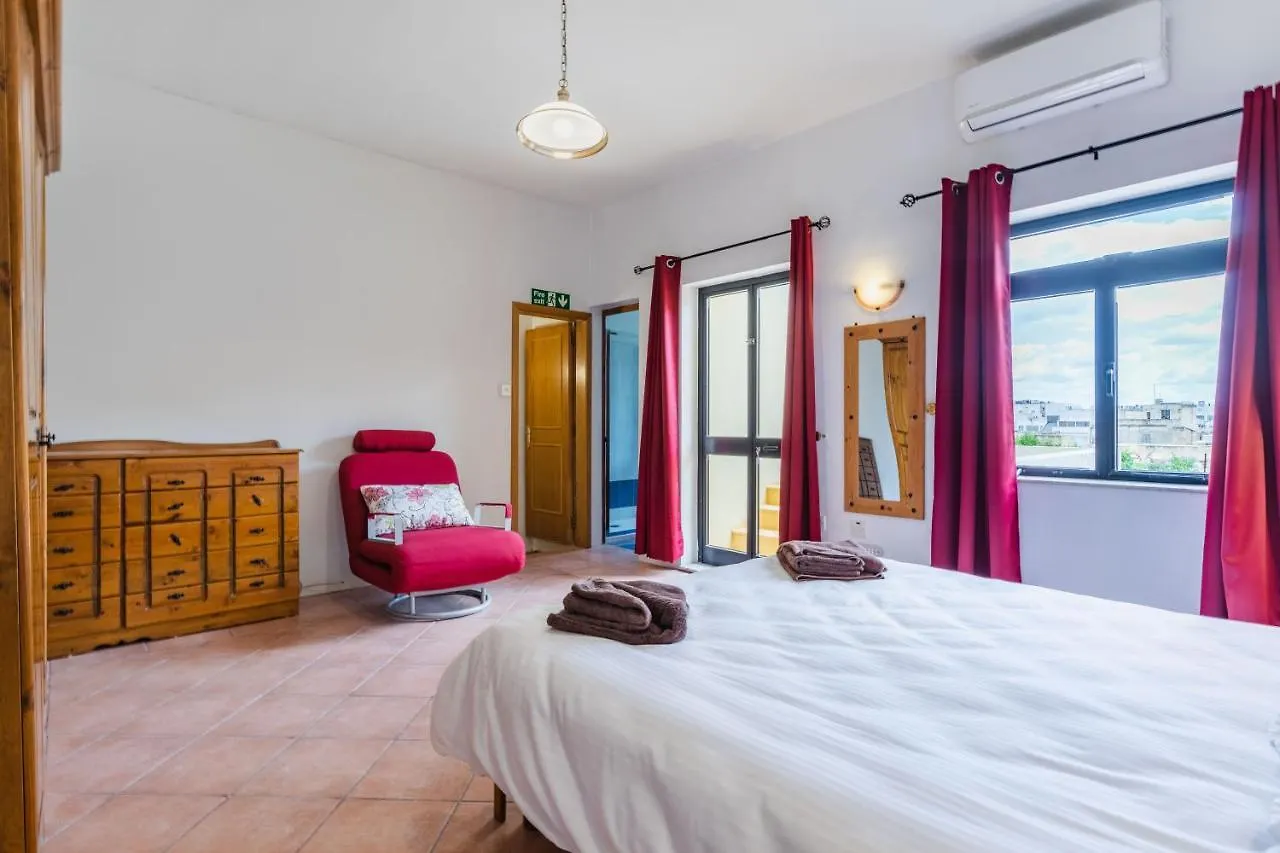 Charming Duplex Apartment In The Centre Of Sliema location